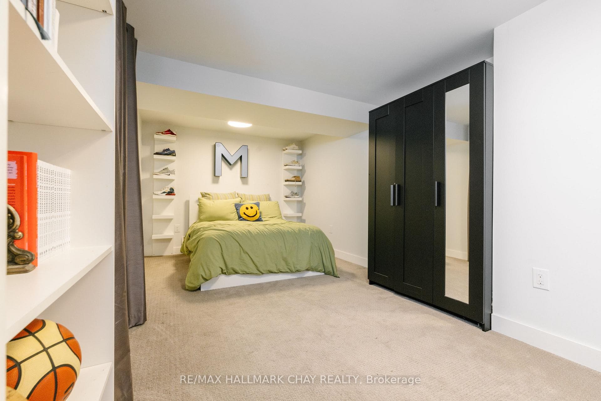 32 Melrose Avenue photo 39