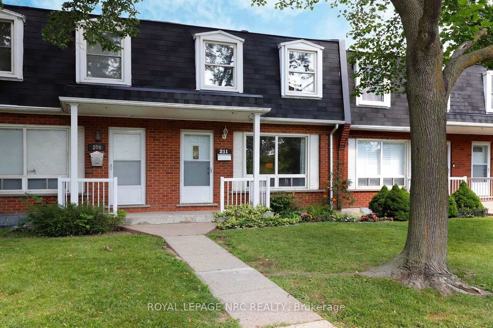 211 Lake Avenue Unit 6 photo 2