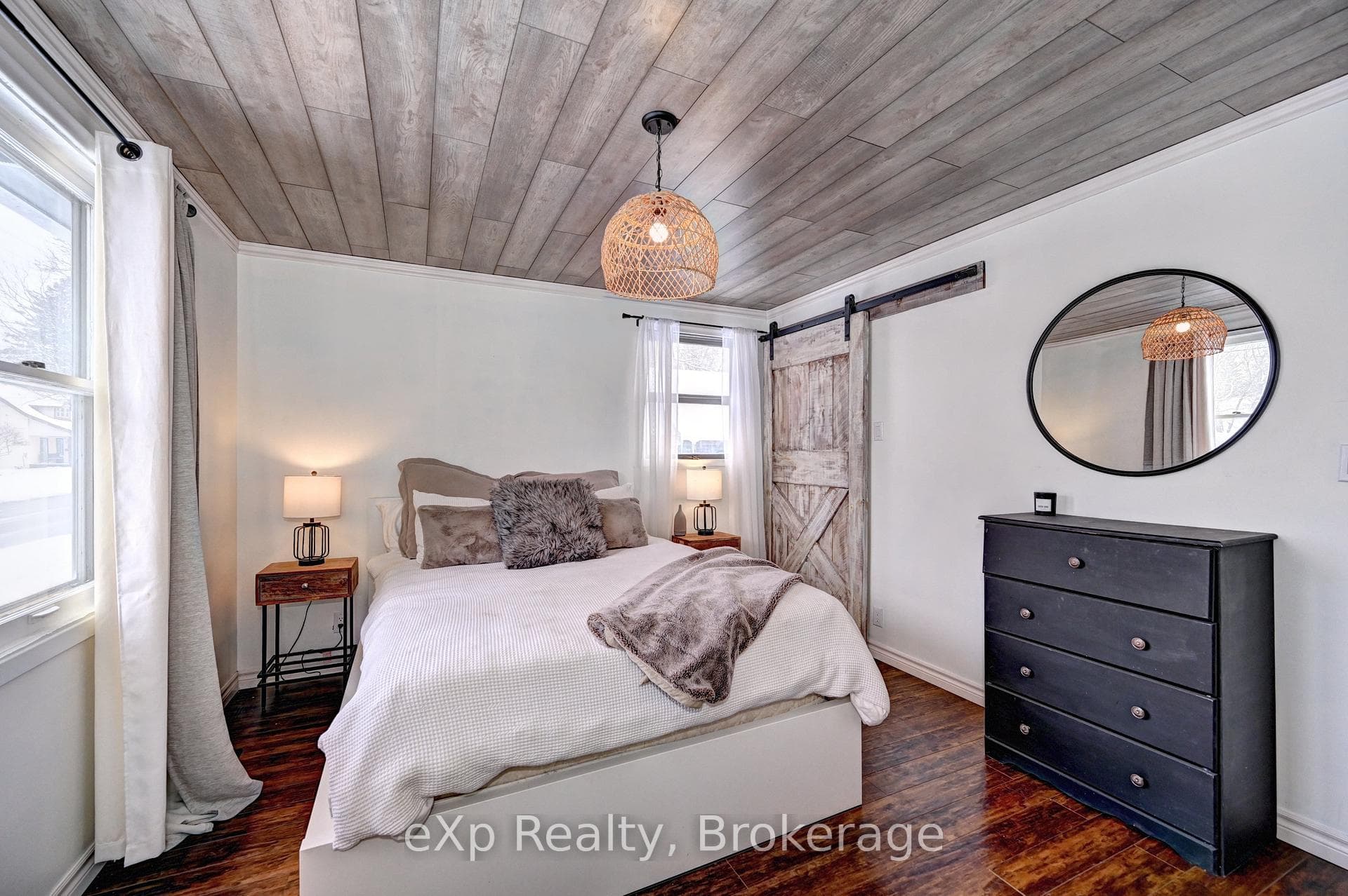 310 BARBER Avenue photo 25