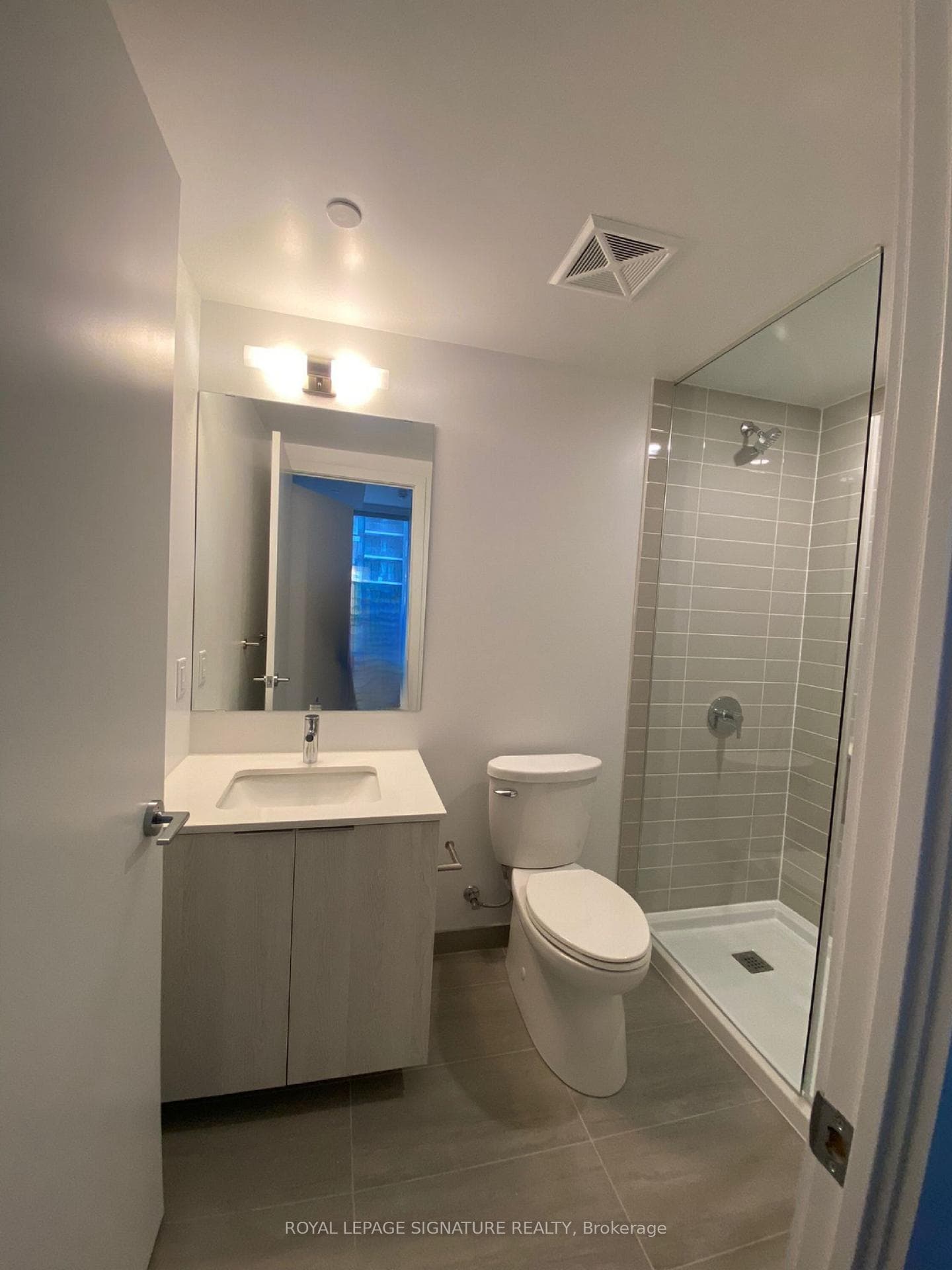 357 King Street Unit 1708 photo 12