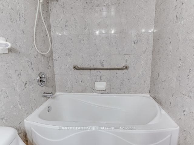 2466 Eglinton Avenue Unit 1419 photo 13