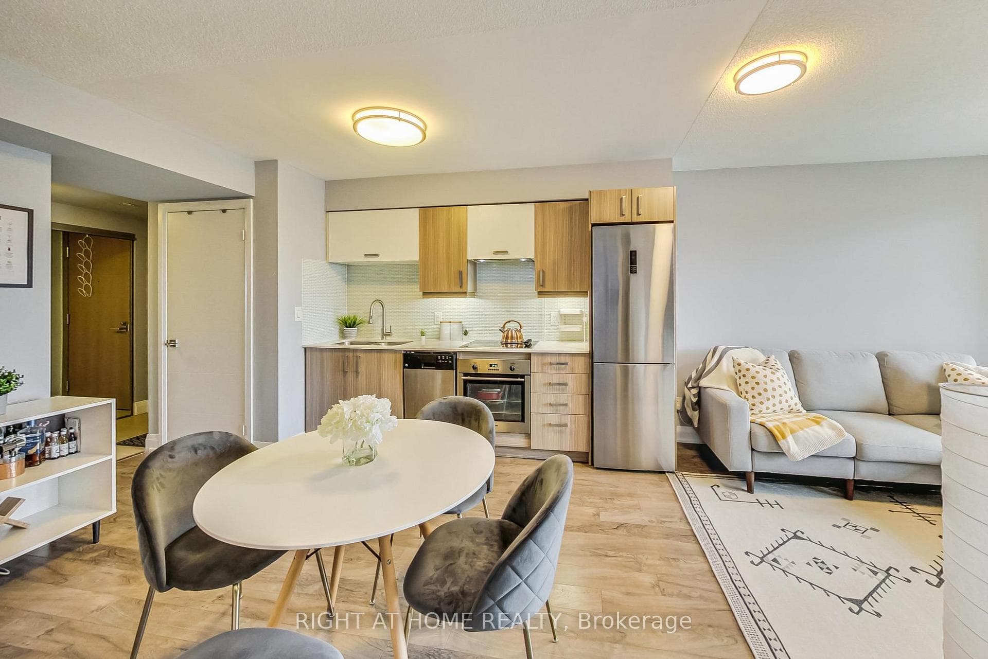 18 Uptown Drive Unit 1811 photo 11