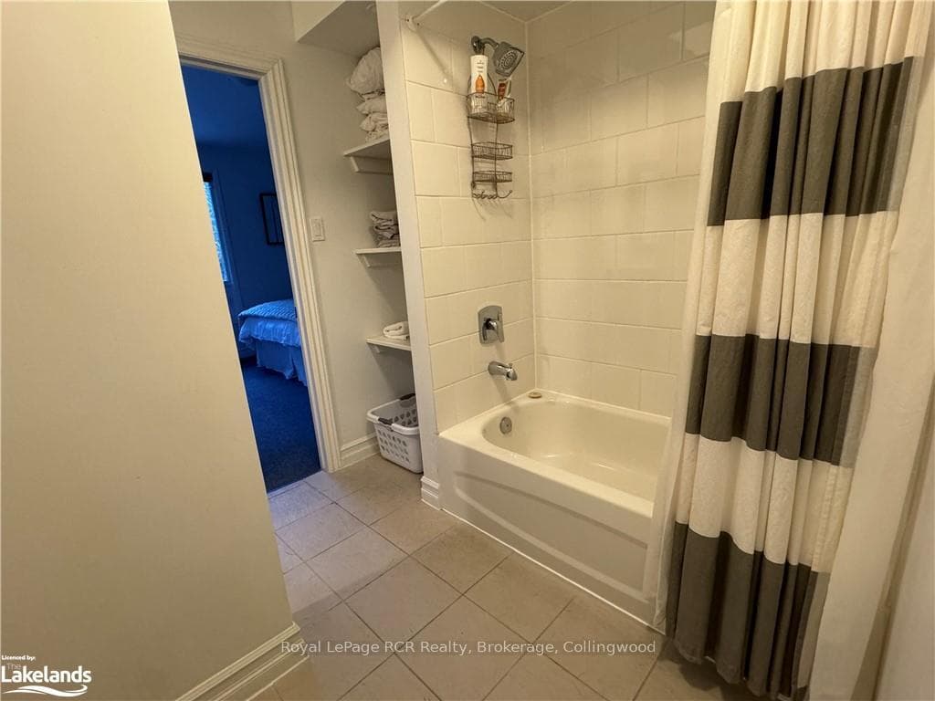 1 GEORGIAN MANOR Drive photo 19