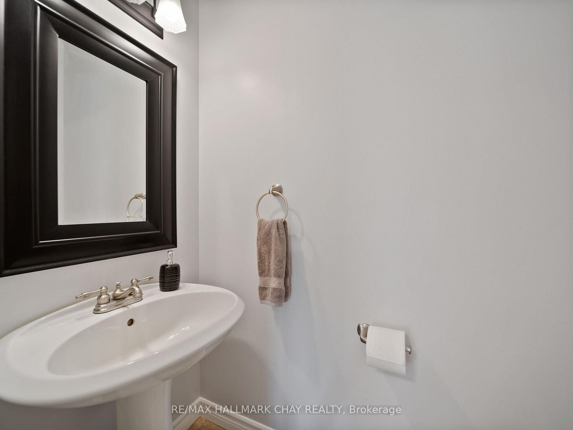 56 Irwin Drive photo 26