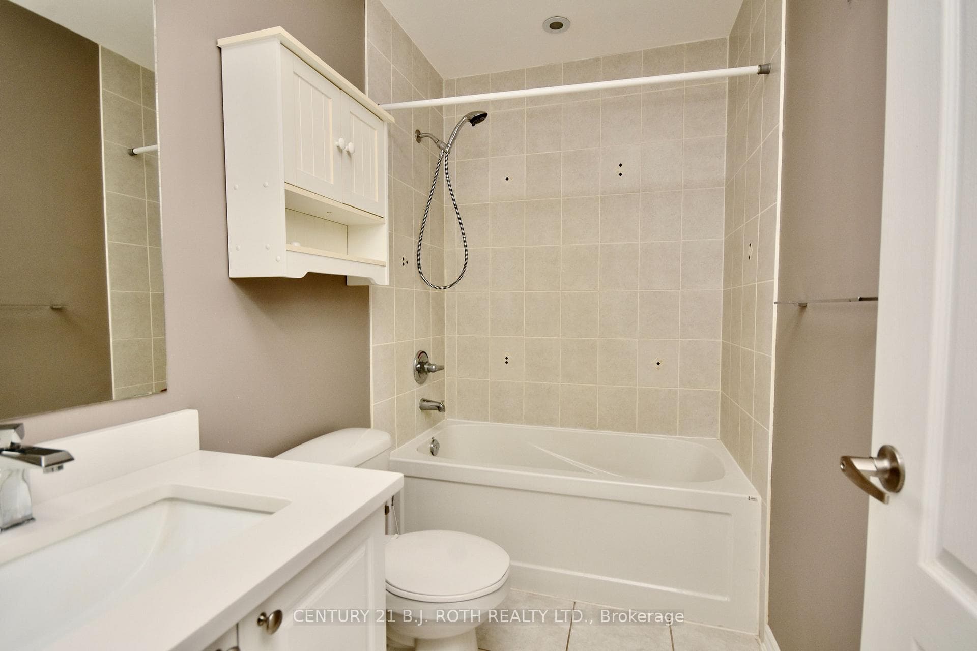 43 Ferndale Drive Unit 104 photo 11