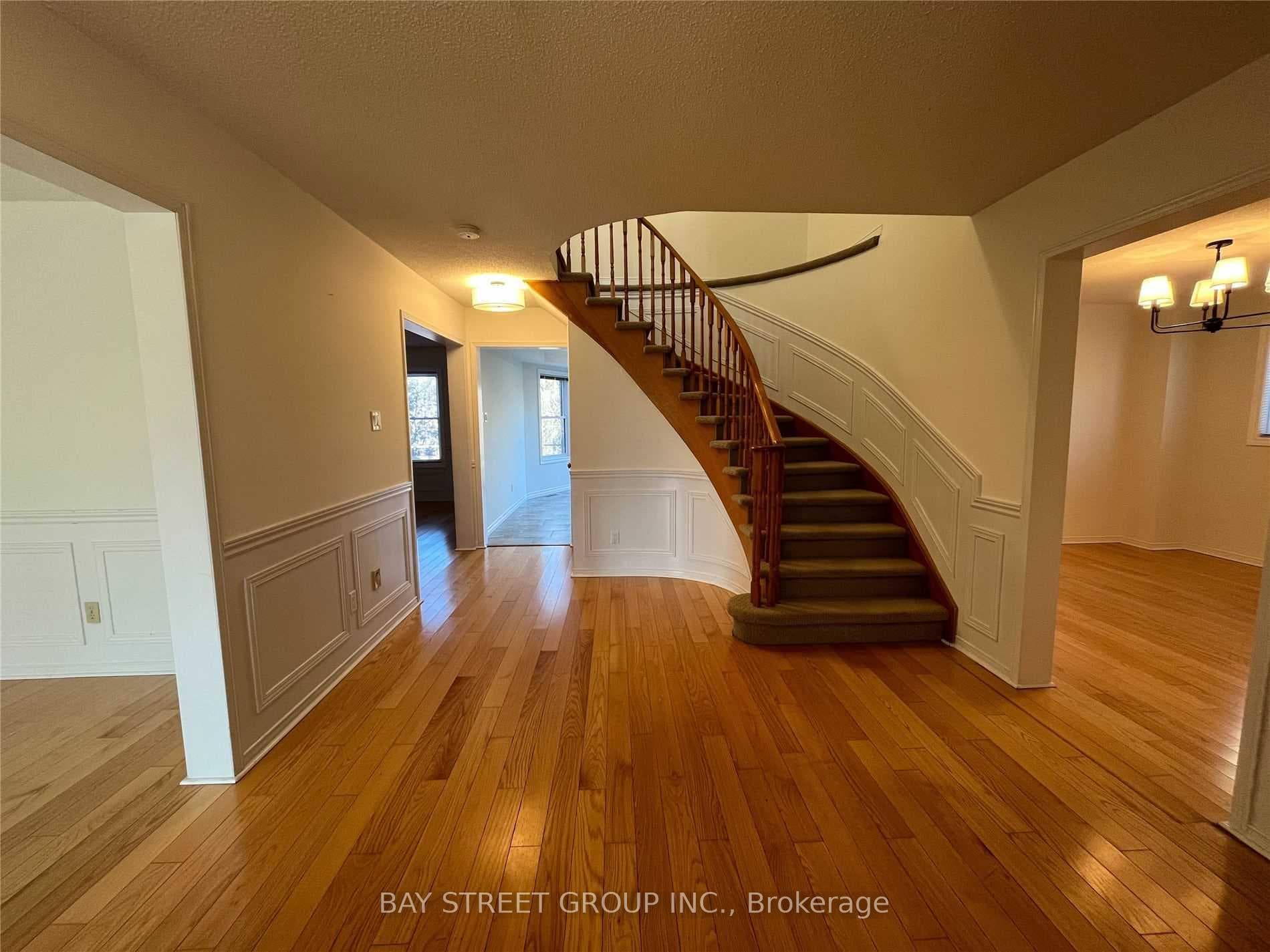 342 Carrier Lane photo 2