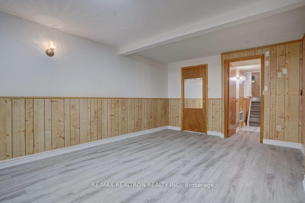 4073 Dursley Crescent Unit BSMNT photo 16