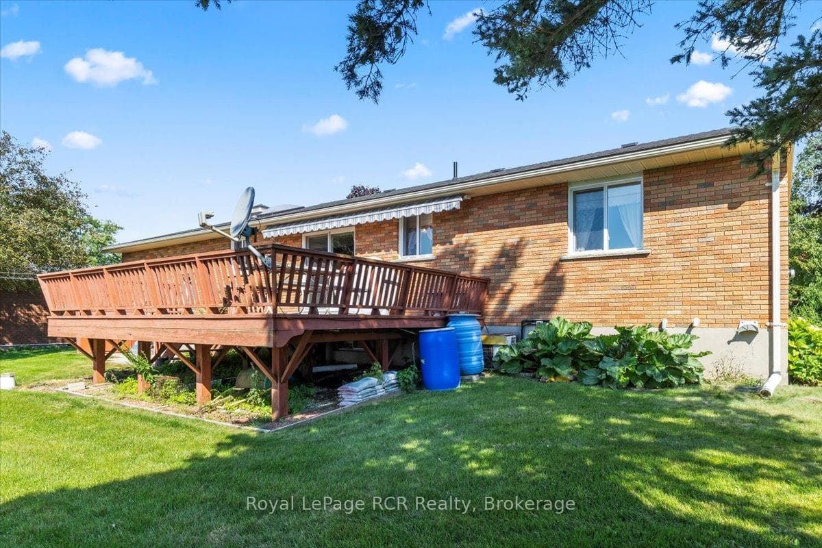 29 2nd Street Crescent photo 20