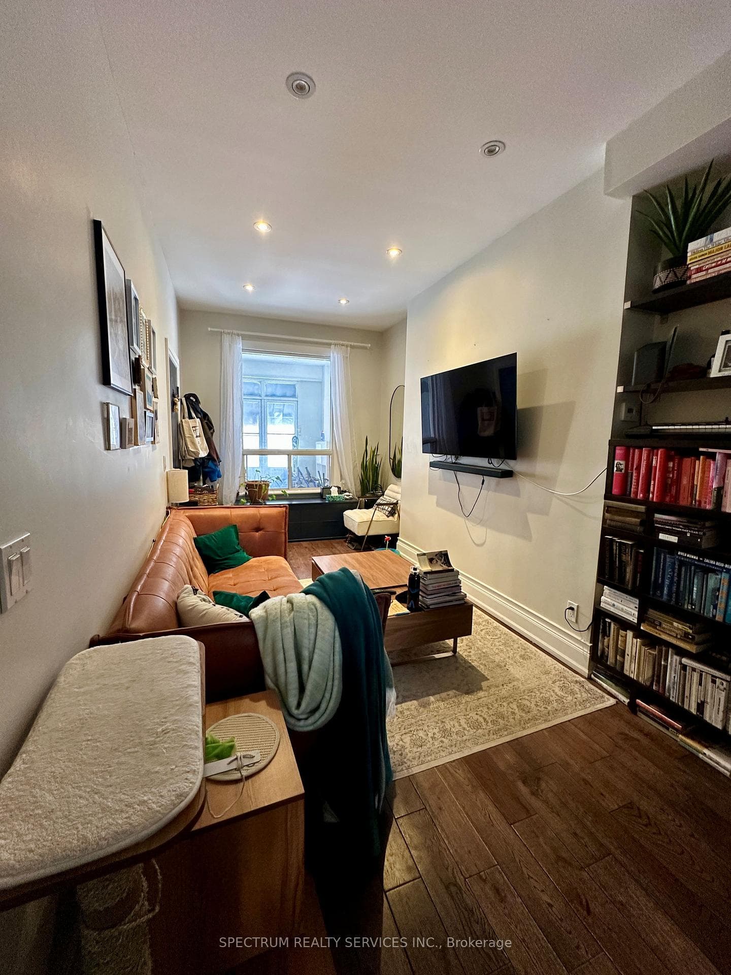 92 Caroline Avenue Unit 1 photo 5
