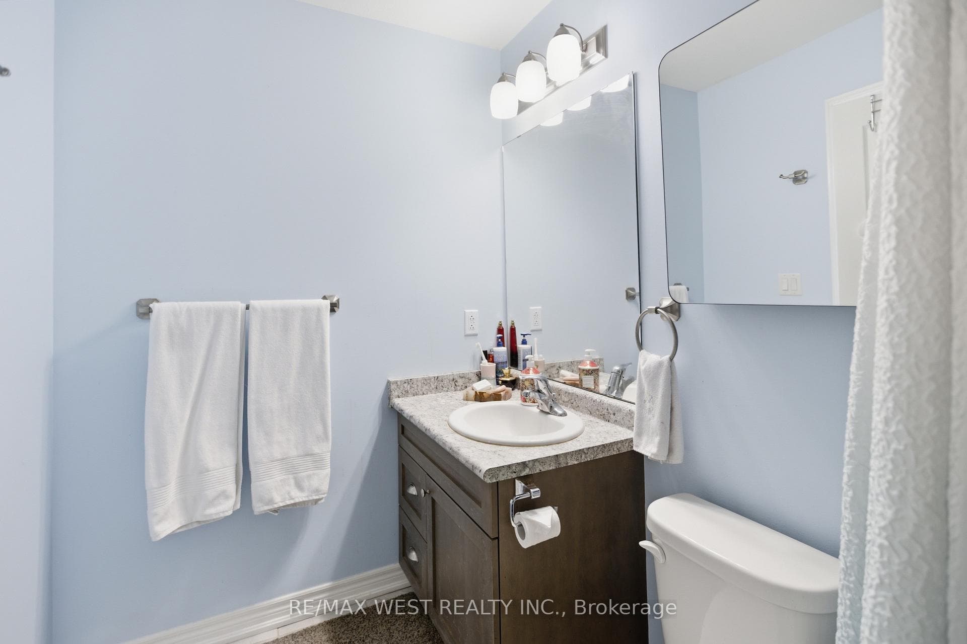 170 Silverwood Avenue photo 16
