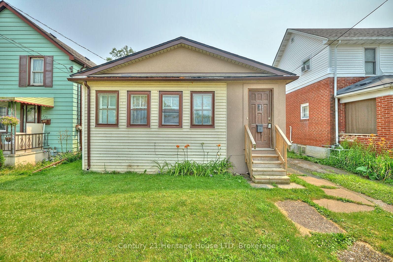 231 Dufferin Street photo 1
