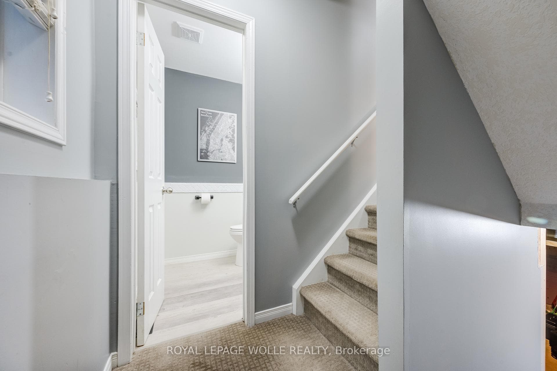 545 Sales Drive photo 28