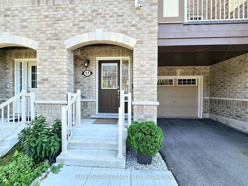 17 Bluegill Crescent photo 2