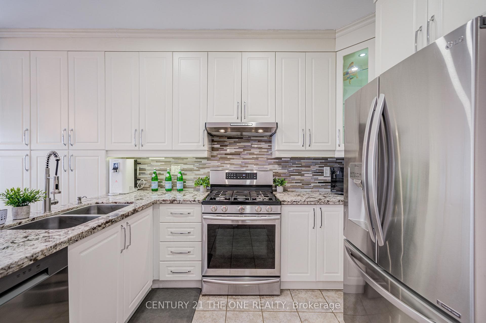 821 Walsh Court photo 11