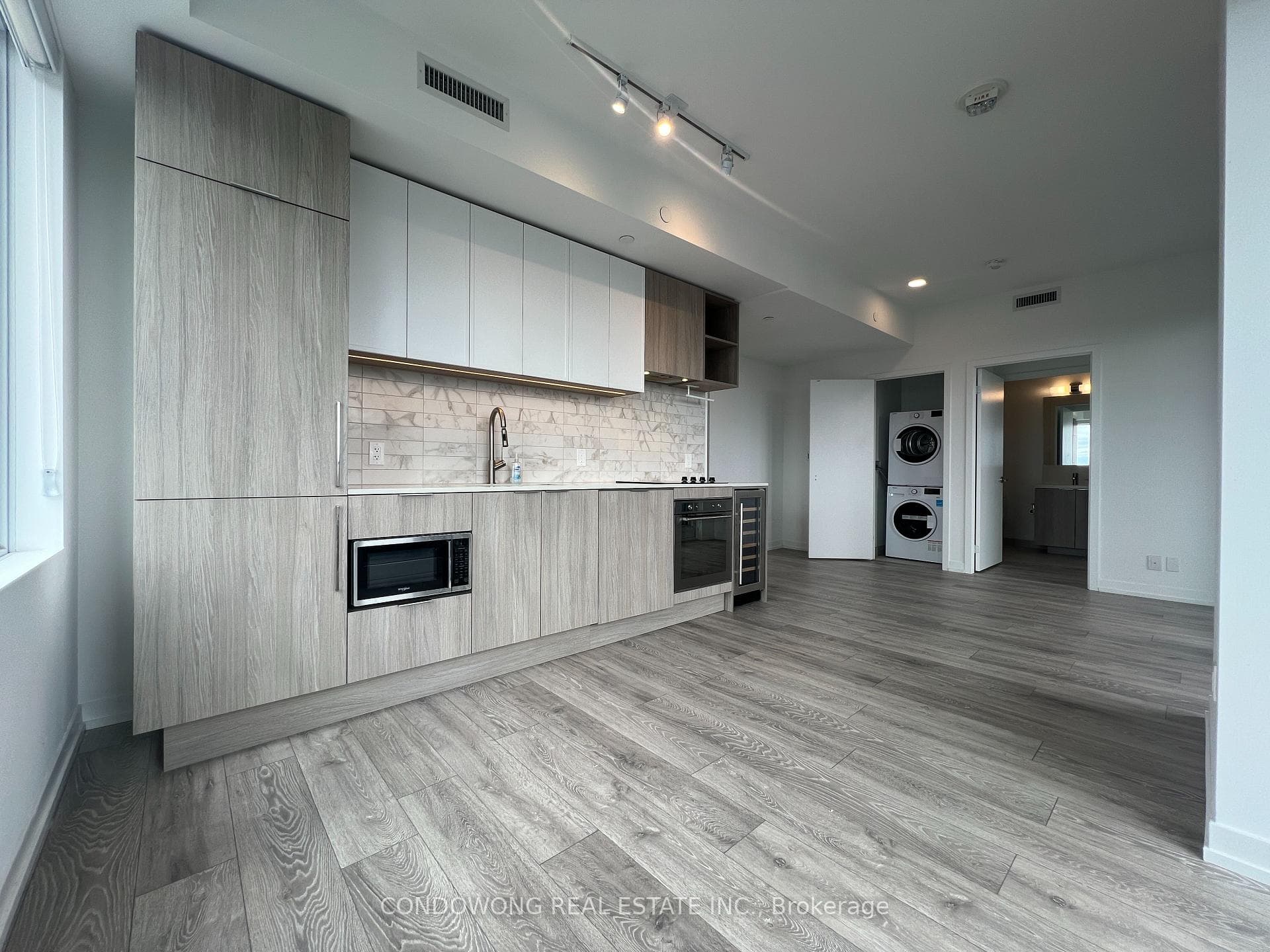 2020 Bathurst Street Unit 1205 photo 8