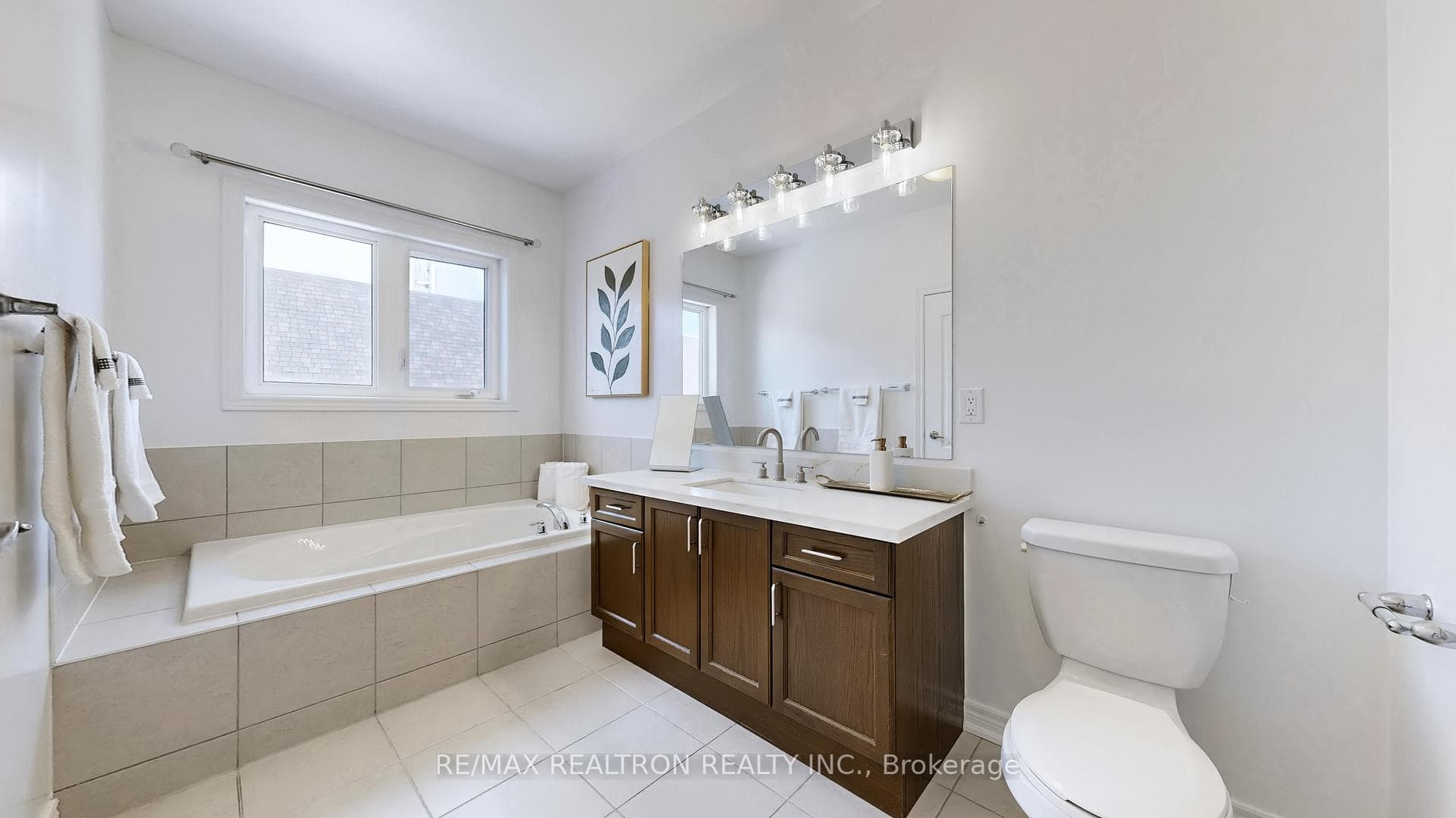 10 Gower Drive photo 28