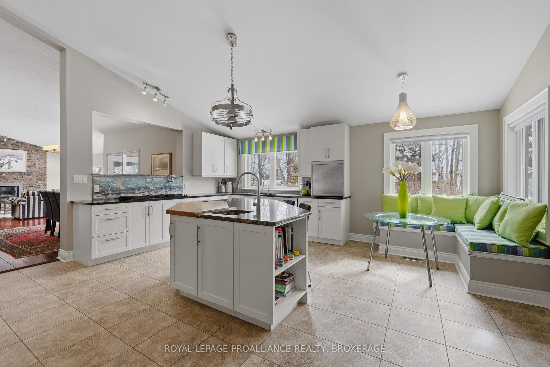 27 Riverside Drive photo 9