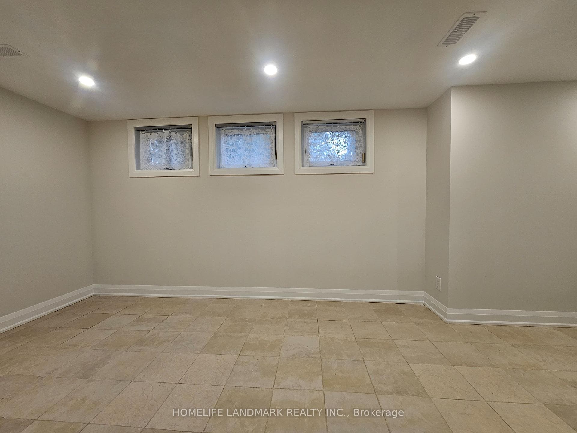 155 Churchill Avenue Unit Basement photo 4