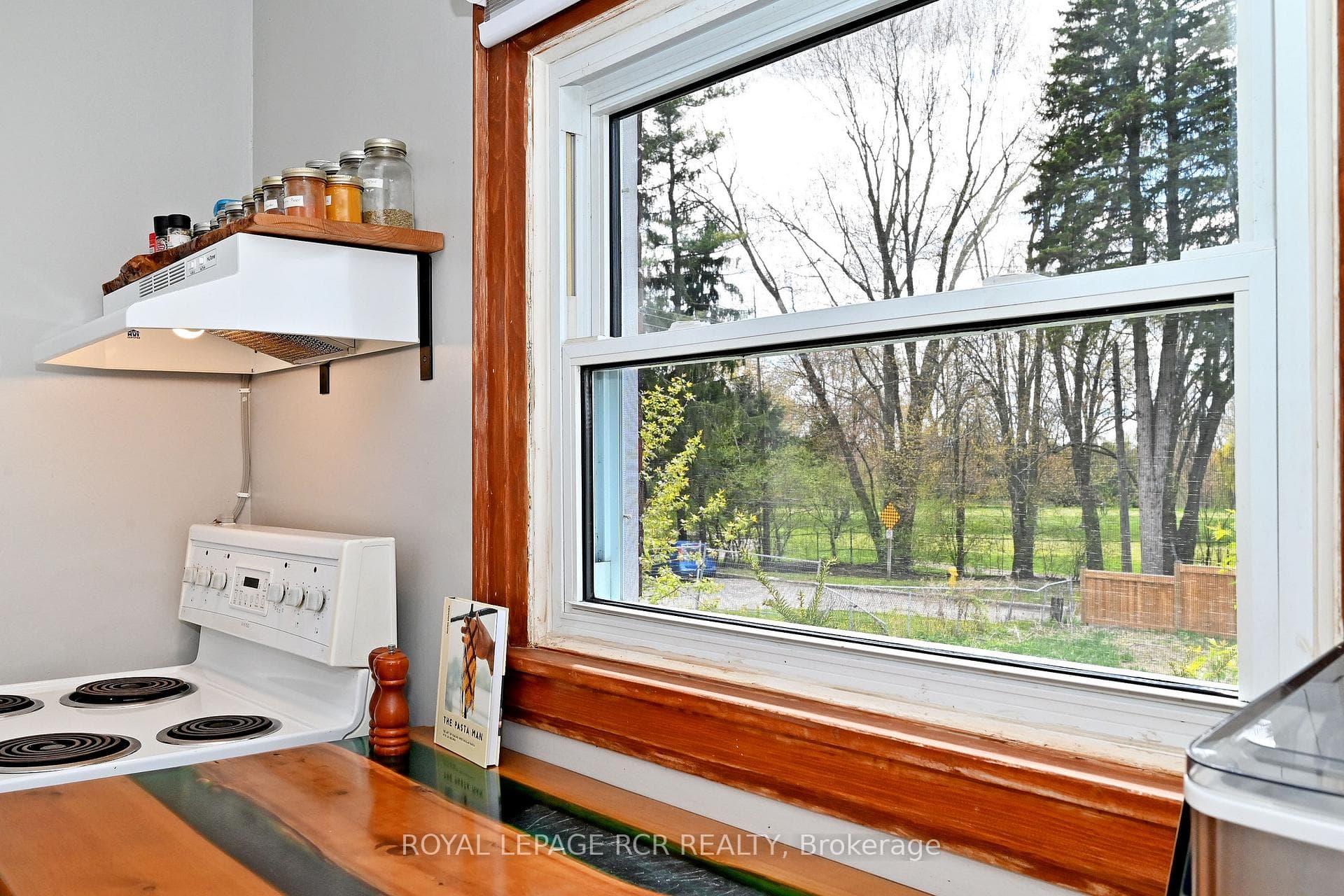 116 Buckingham Avenue photo 12
