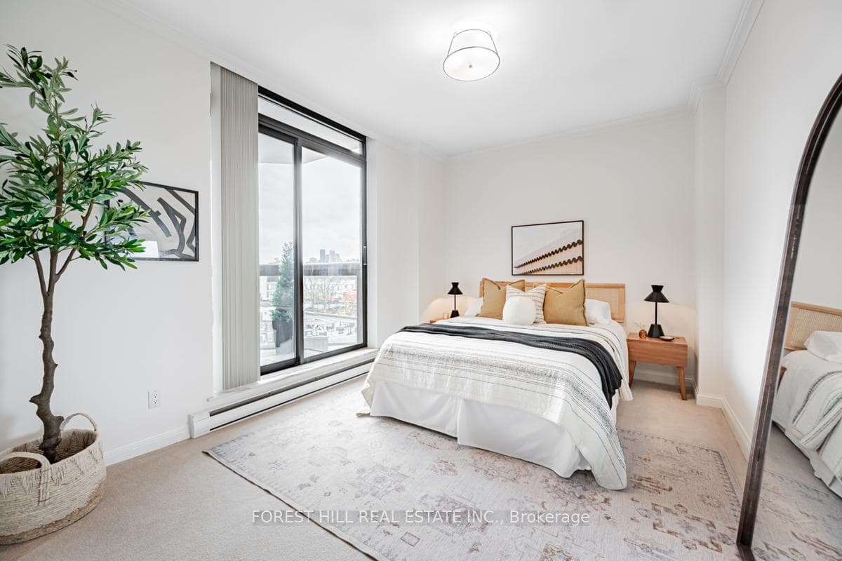 407 Walmer Road Unit PH 2 photo 32