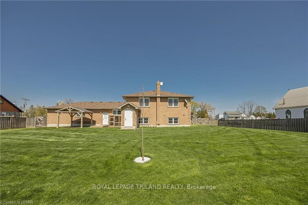 9097 IONA Road photo 37
