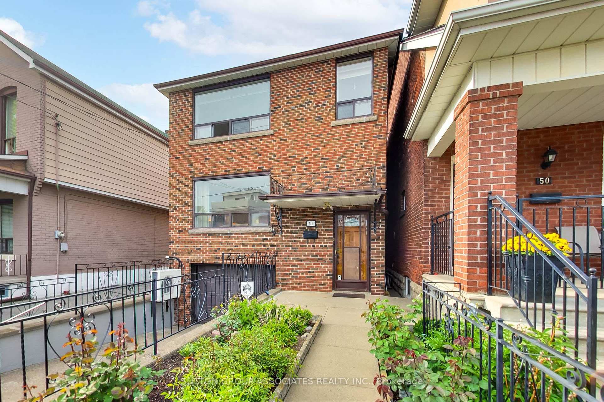 52 Mackay Avenue photo 2