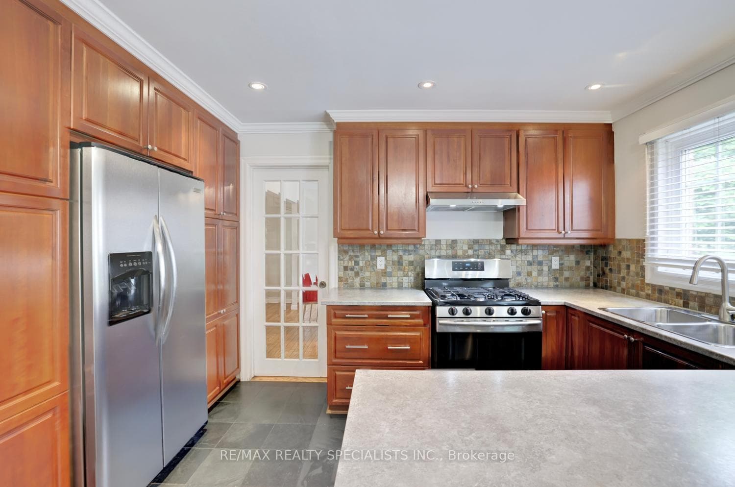 2510 Maid Marian Place photo 13