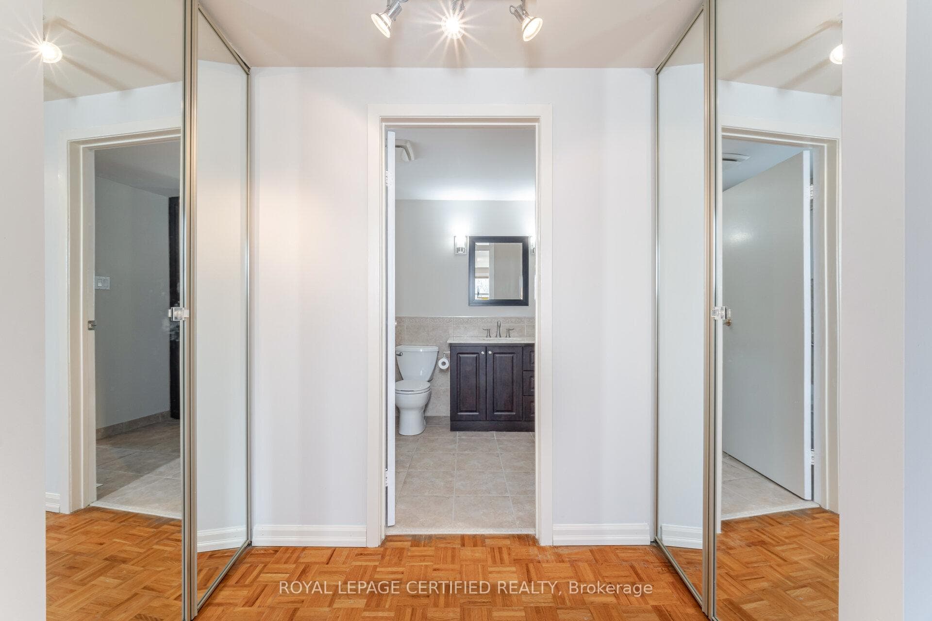 12 Grovetree Place photo 22