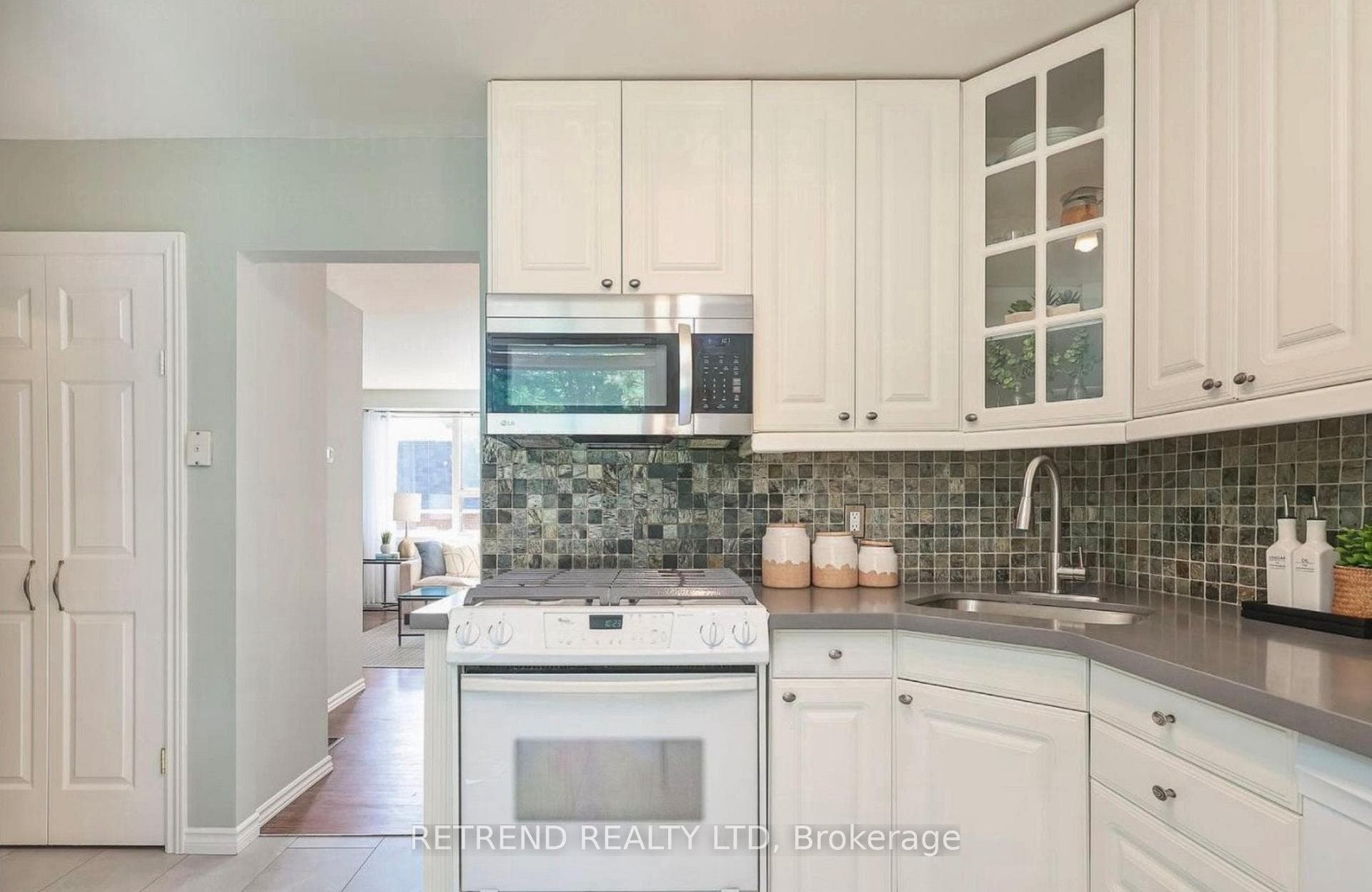 94 George Henry Boulevard Unit 26 photo 6