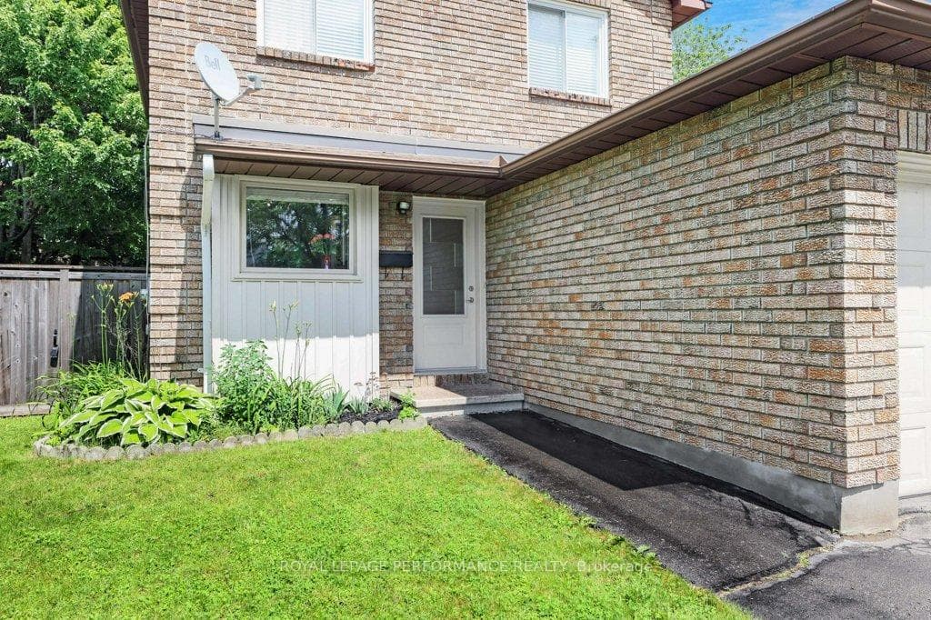 1550 Bourcier Drive photo 3