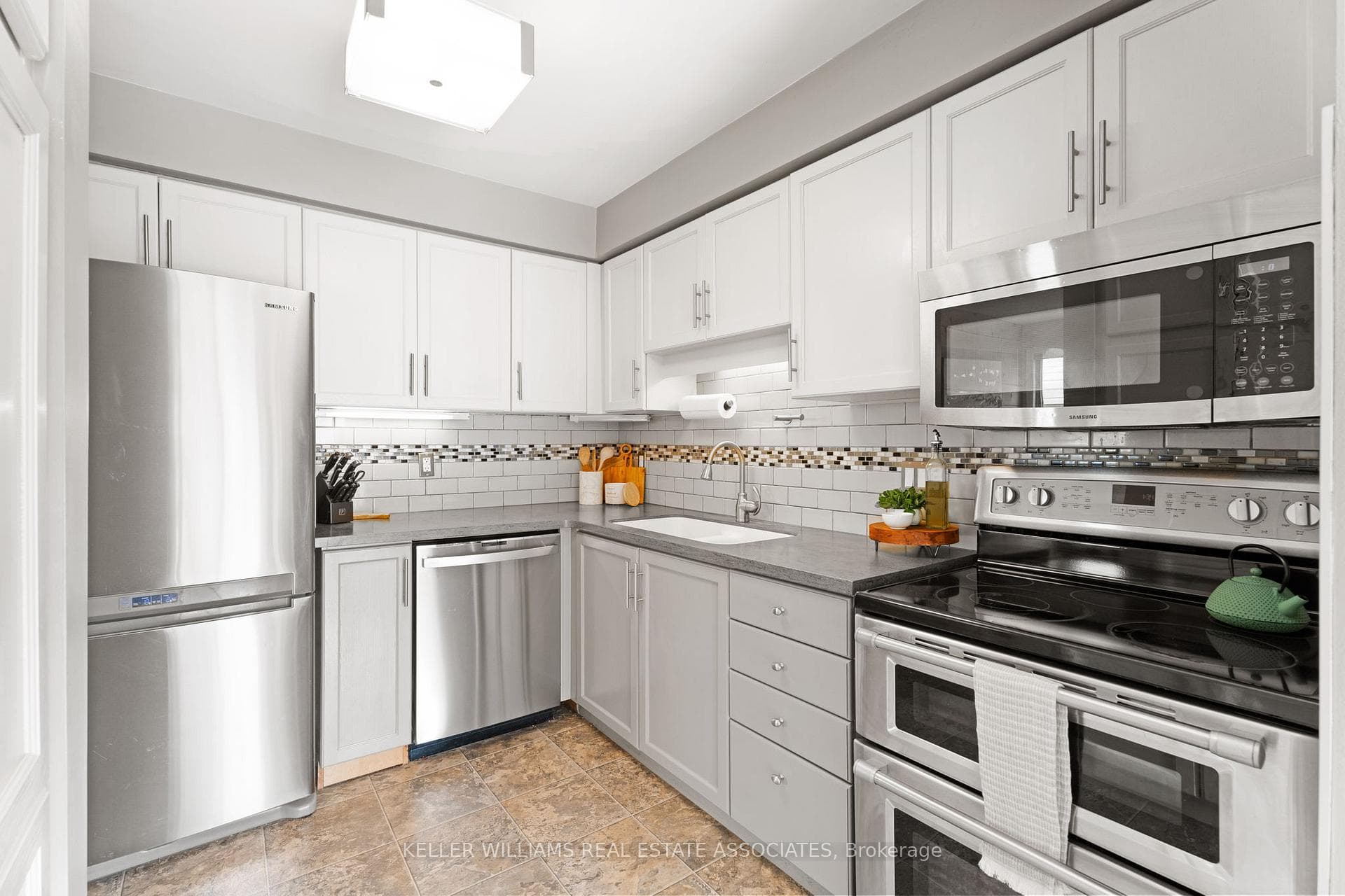 58 O'Connor Lane photo 12