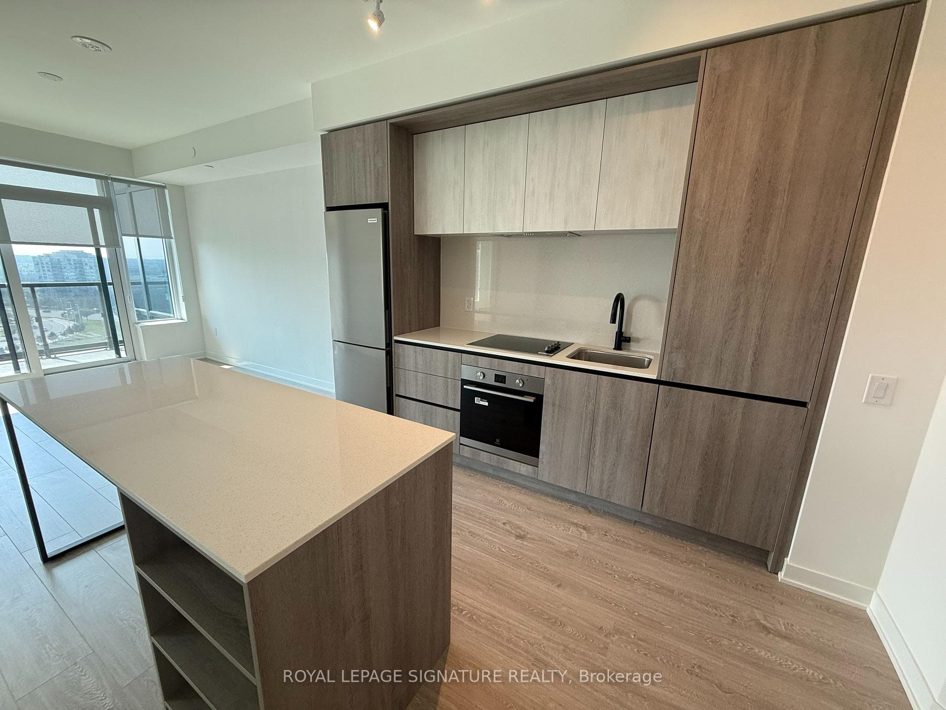 2495 Eglinton Avenue Unit 1406 photo 10