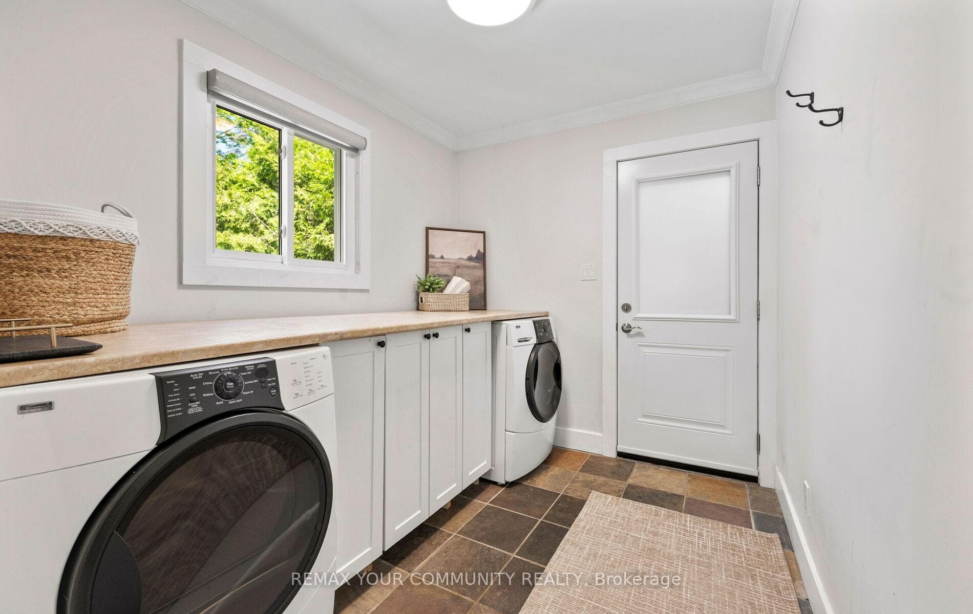 24 Hawthorne Lane photo 20