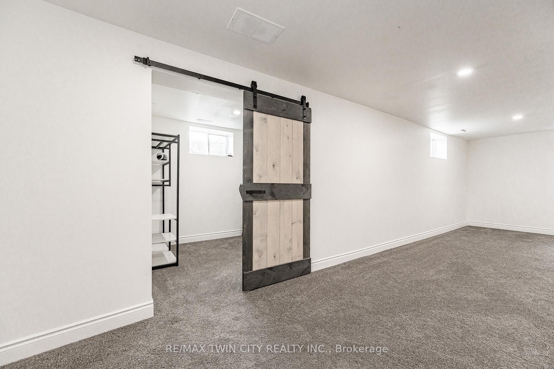 136 Village Road photo 42
