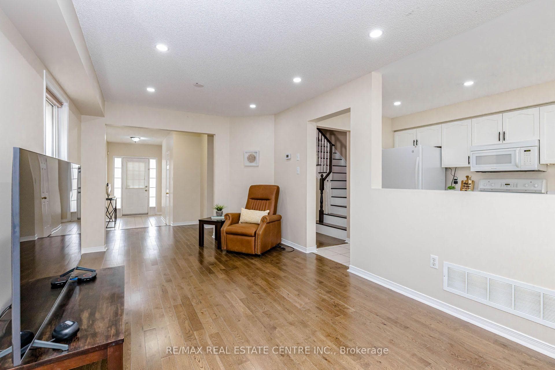 35 Prince Crescent photo 5