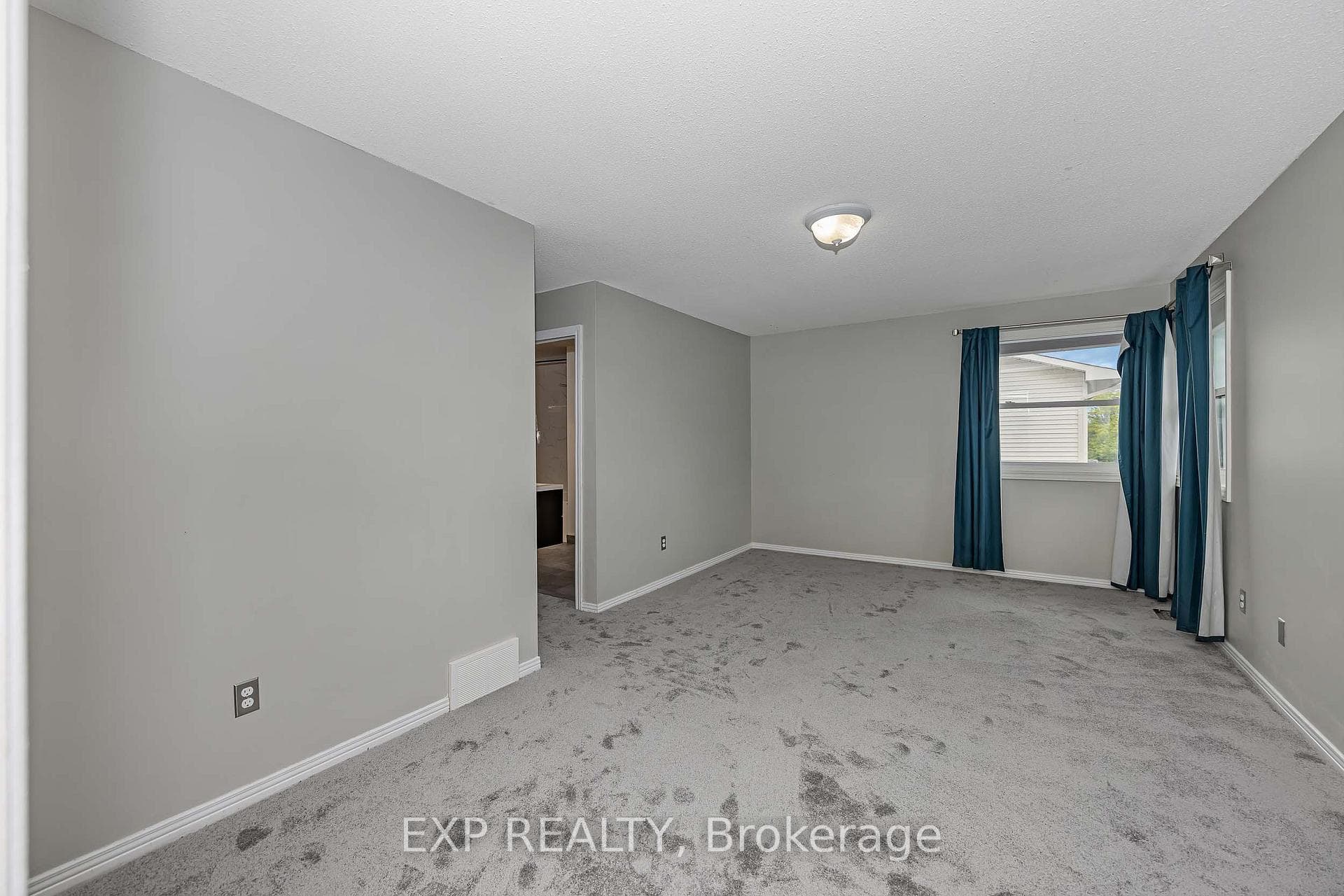 1797 Belval Crescent photo 22