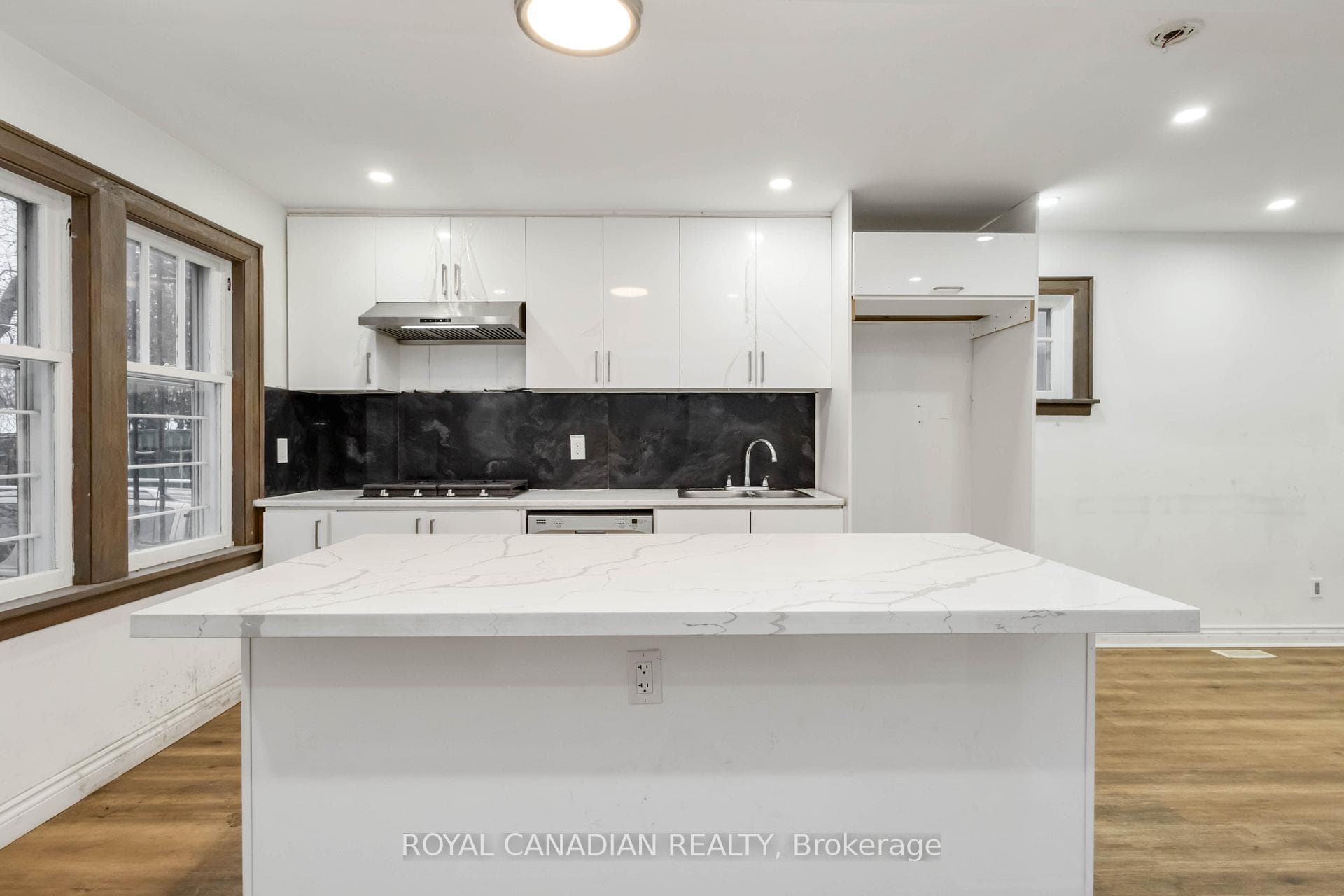 274 Ritson Road photo 16