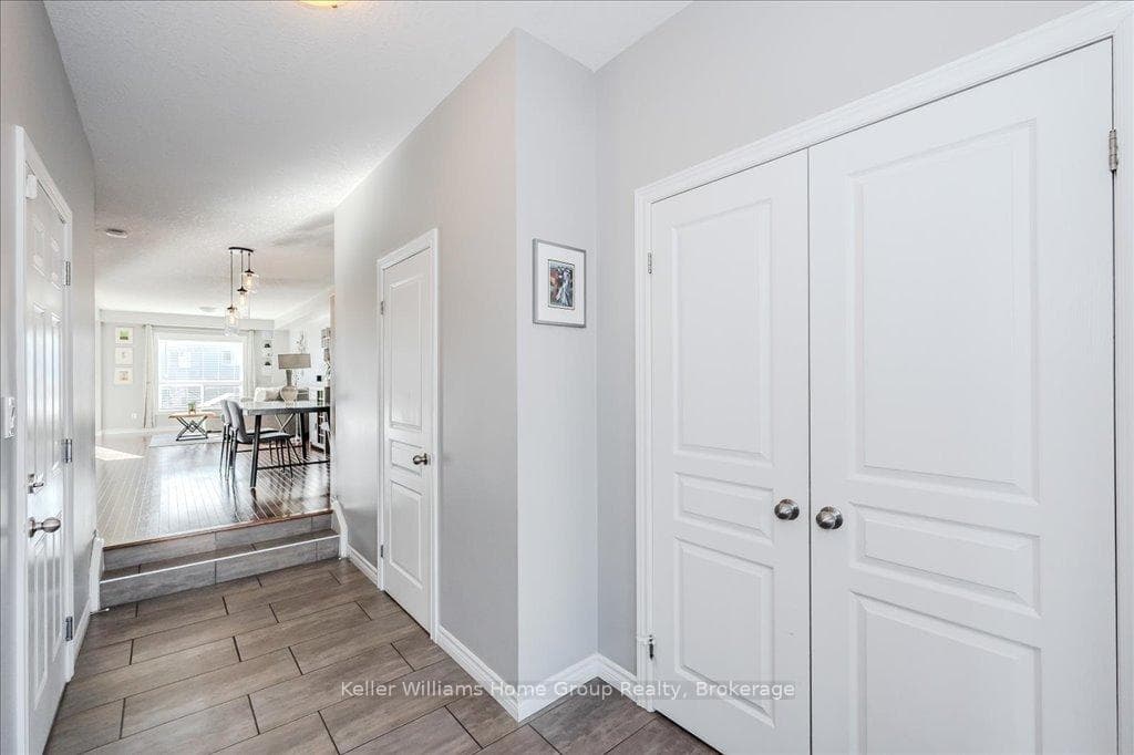 202 Couling Crescent photo 6