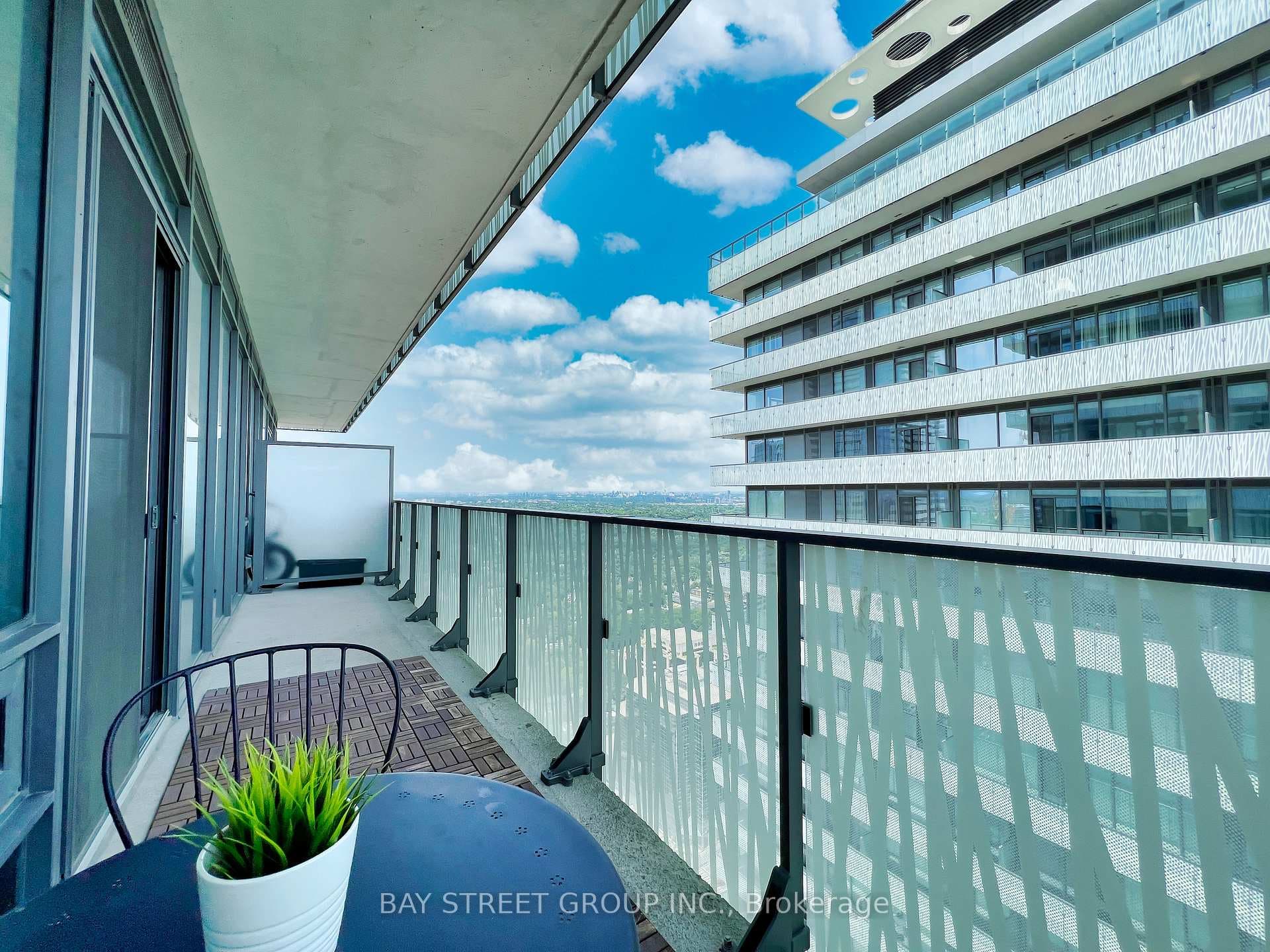 42 Charles Street Unit LPH5106 photo 7