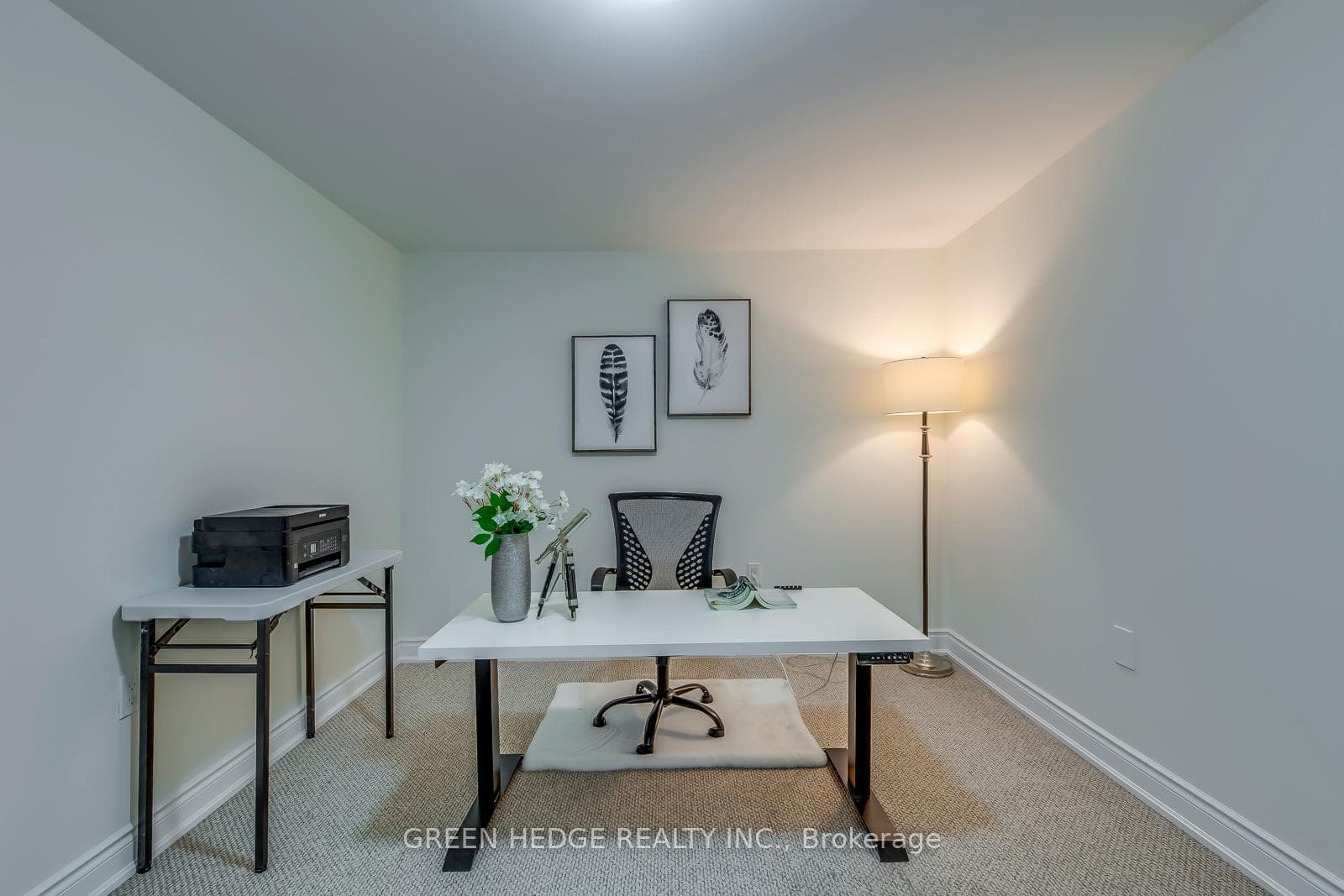 2584 Kinnerton Crescent photo 27