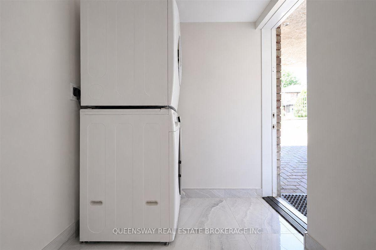 83 Floyd Avenue photo 40