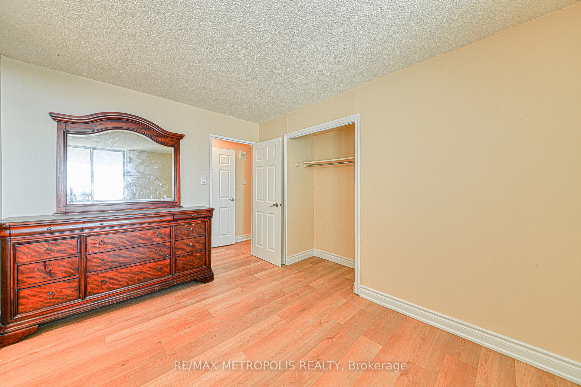 3380 Eglinton Avenue Unit 610 photo 24