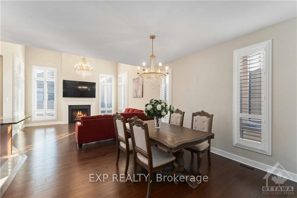725 WOOLER Place photo 4