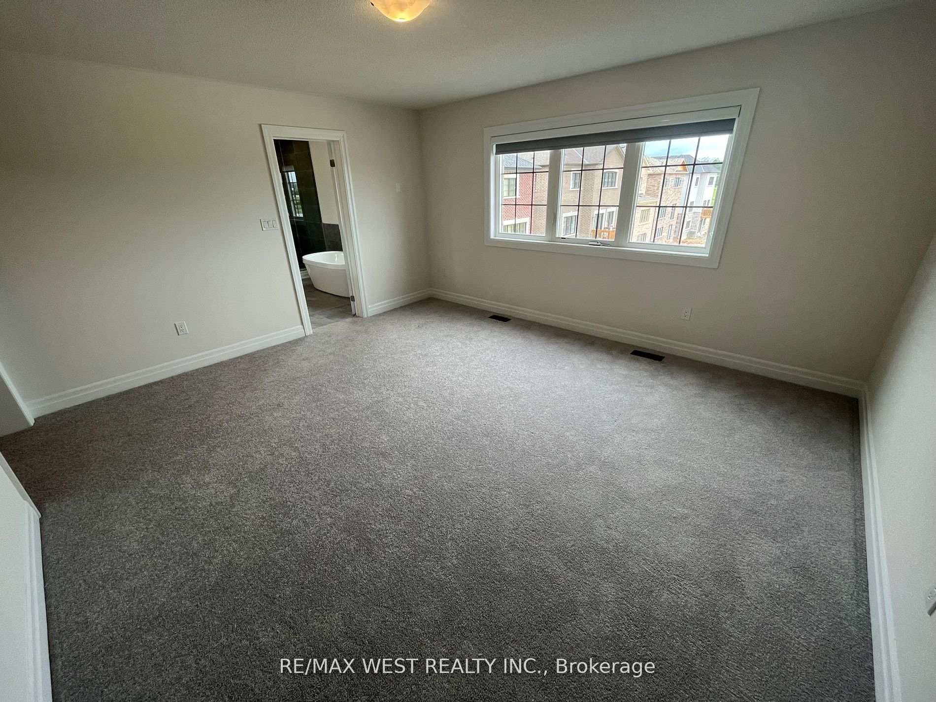 130 Connell Drive photo 33