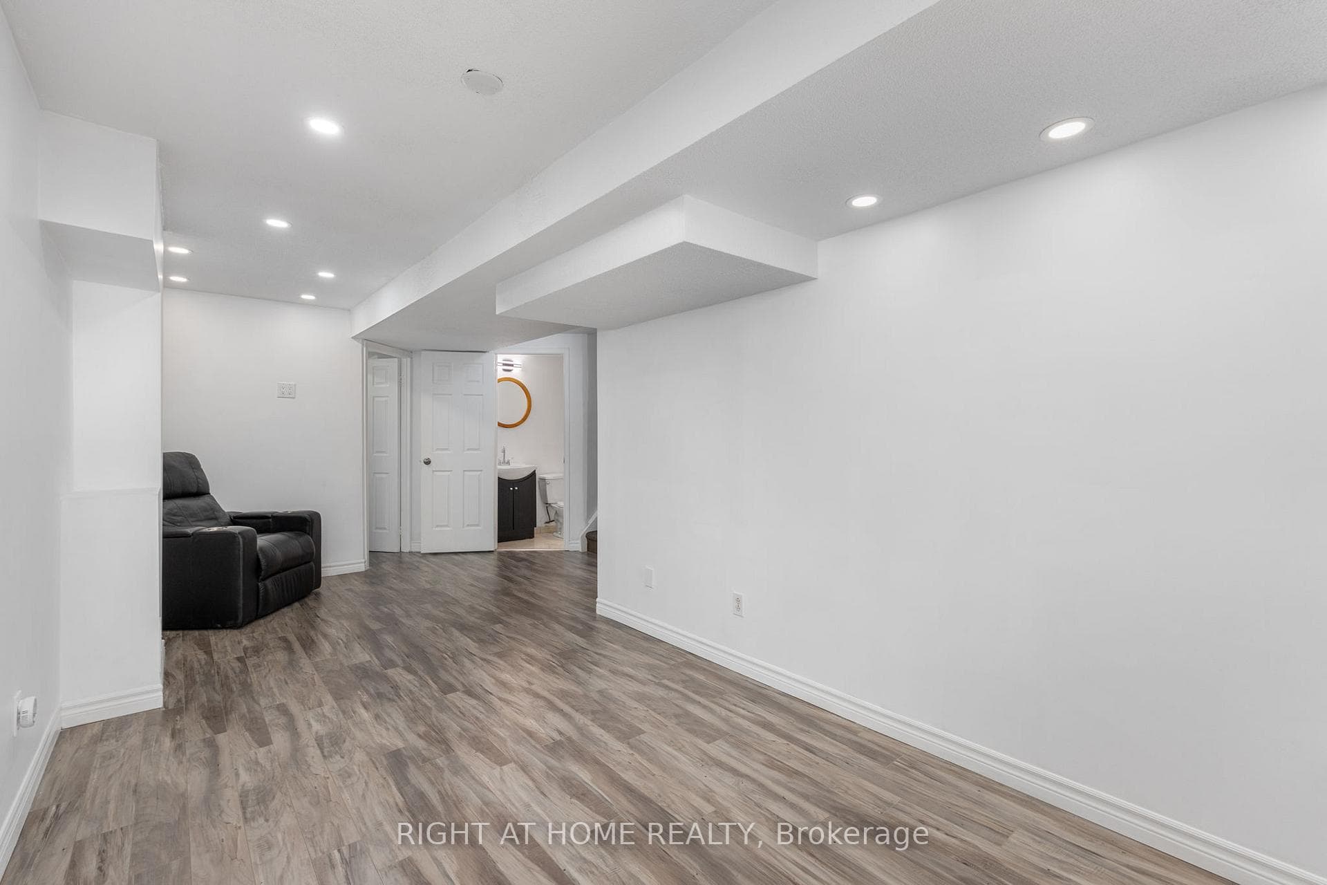 2350 GRAND RAVINE Drive Unit 100 photo 35