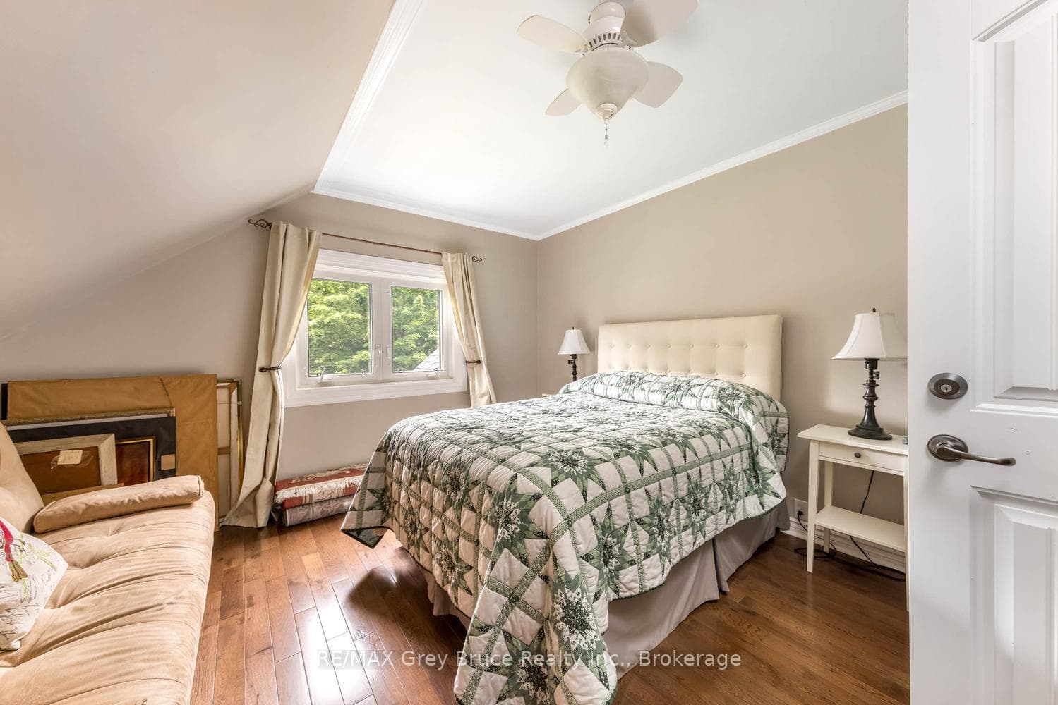 424 Huron Road photo 33