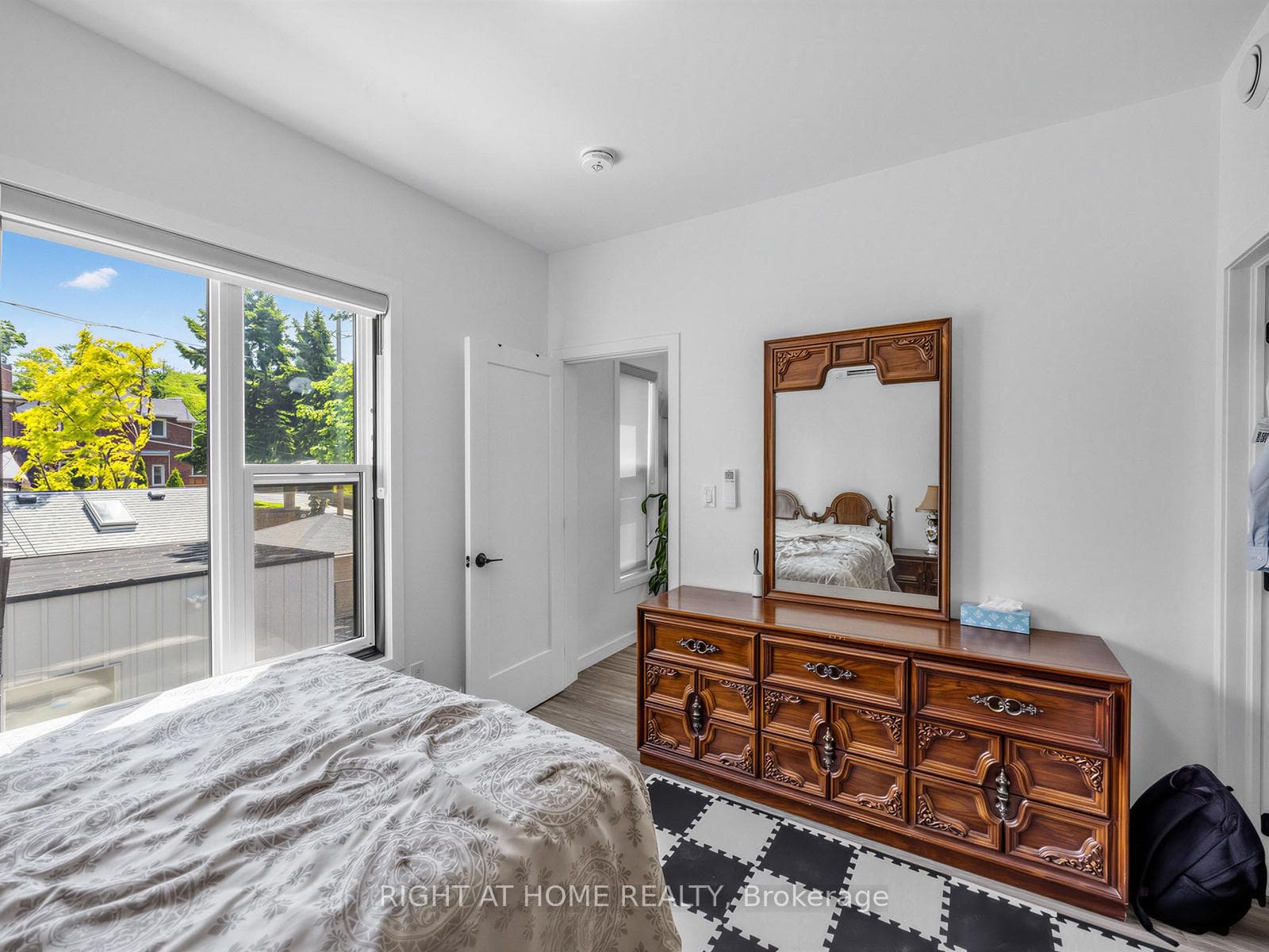 148 Glenlake Avenue Unit #8 photo 20