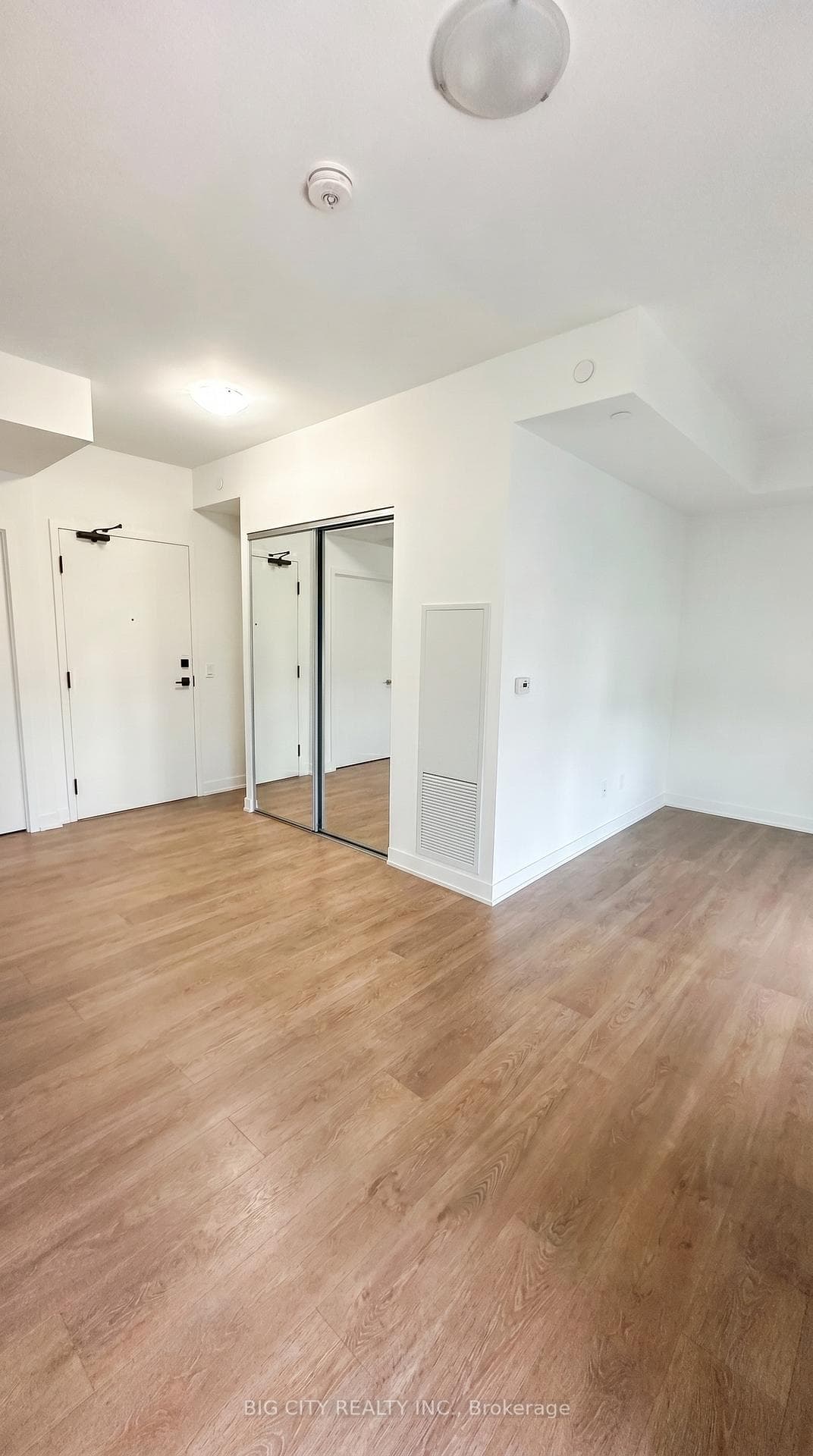 474 Caldari Road Unit 1604 photo 5