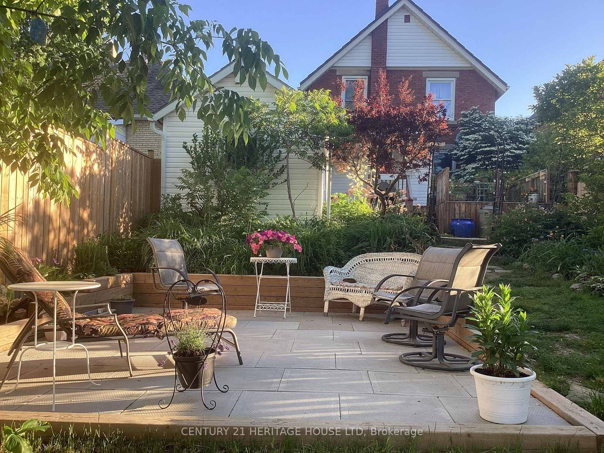 43 Hemlock Street photo 4