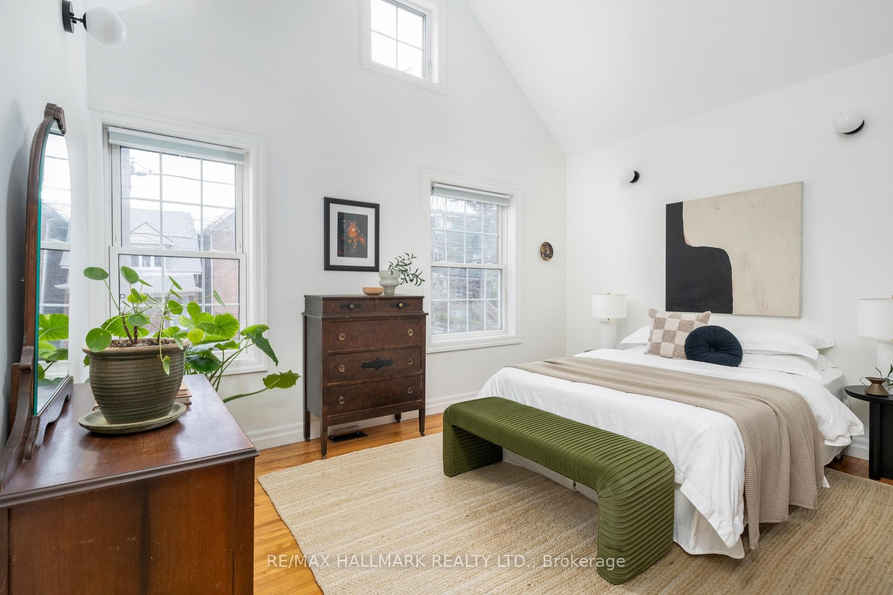 252 Montrose Avenue photo 19